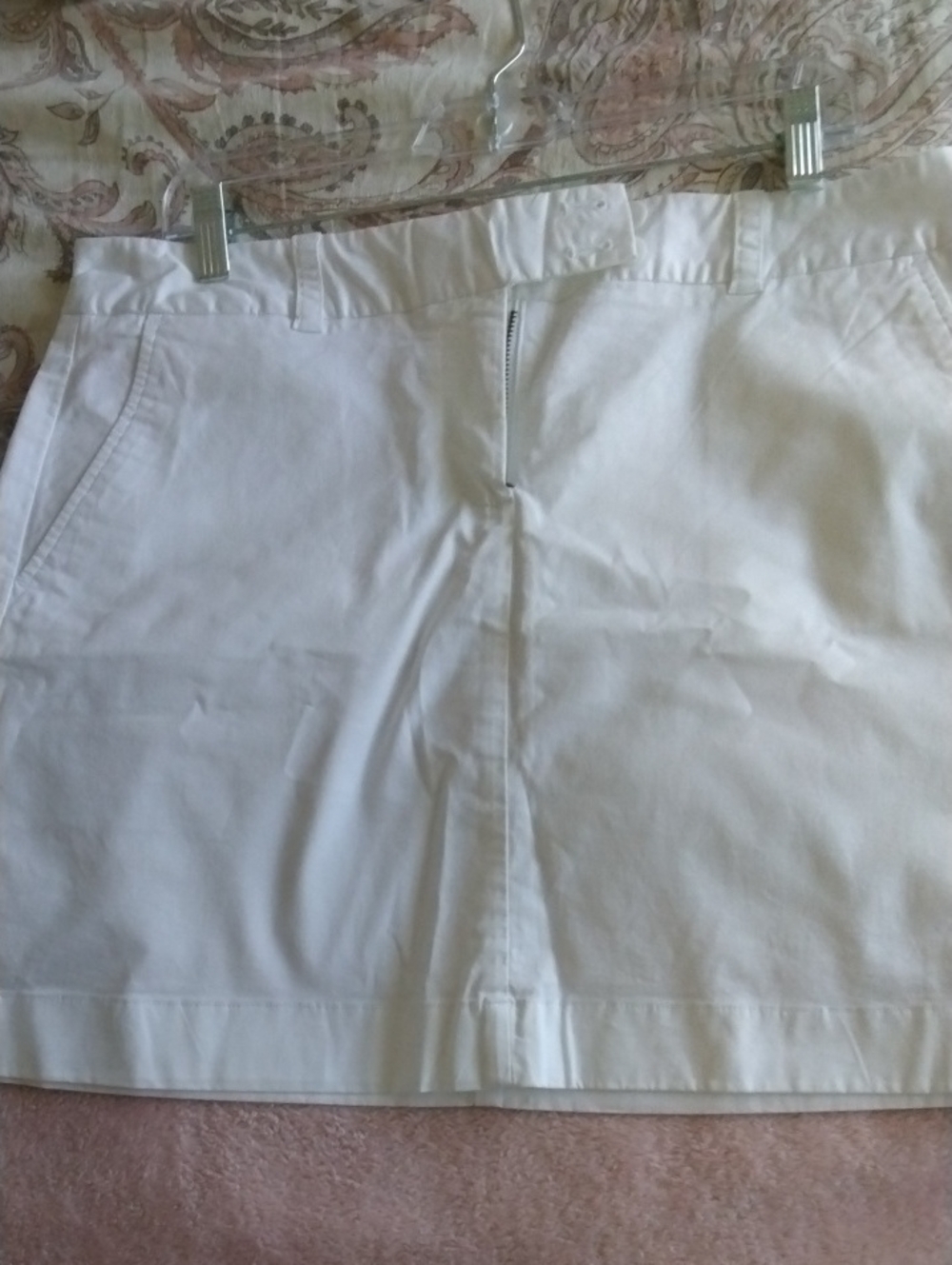 Vineyard Vines White Women’s Skirt with Front Zip